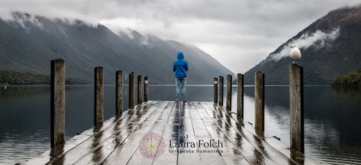 PLANTILLA BLOG – claro-5 ¿Por qué las personas altamente independientes también son dependientes emocionales?